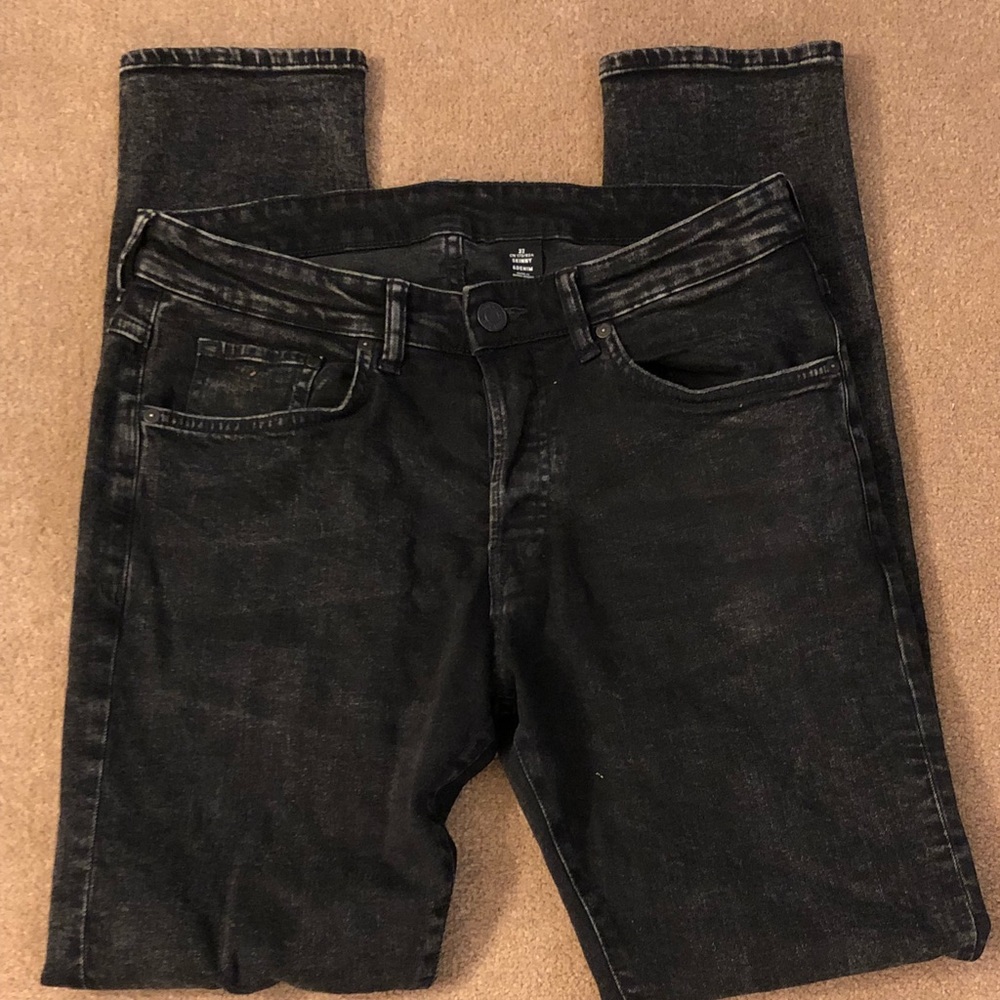 H&M &Denim Skinny Jeans black with ripped knees